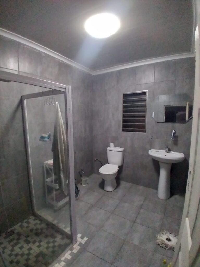 Low Maintenance 3 Bedroom Zakariyya Park image 2