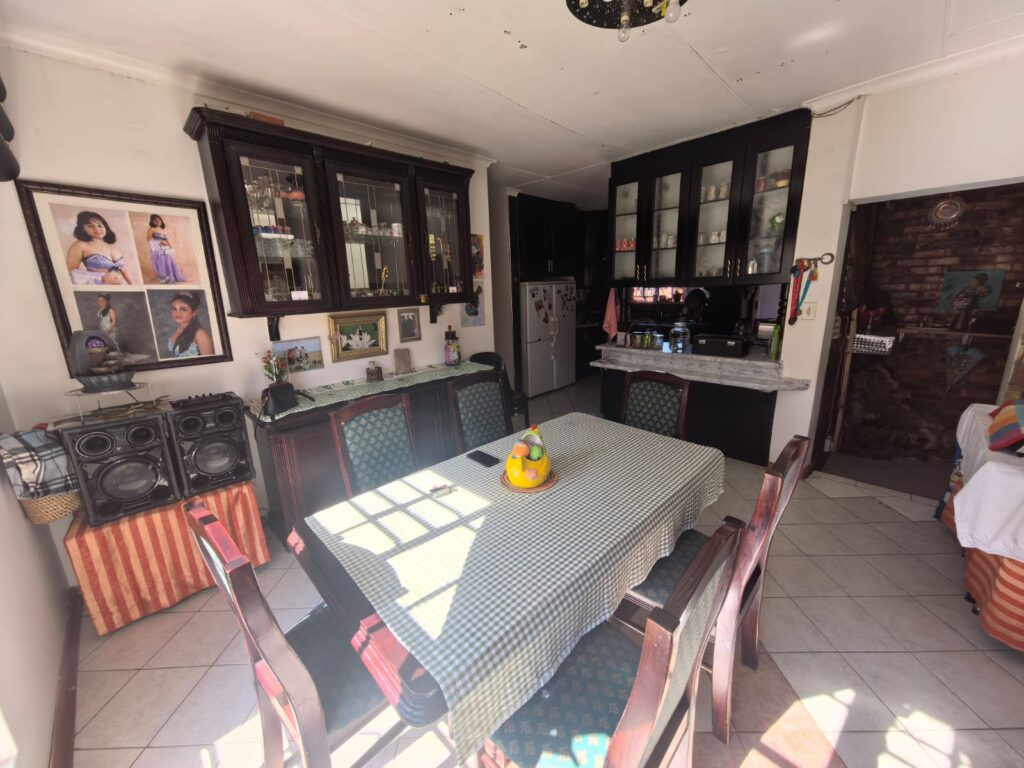 3 Bedroom House for Sale in Lenasia South image 5