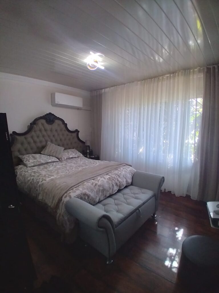 5 Bedroom House for Sale in Zakariyya Park image 2