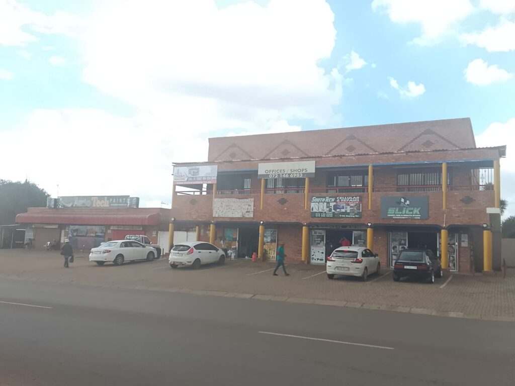 Commercial Property for Sale in Lenasia South image 2