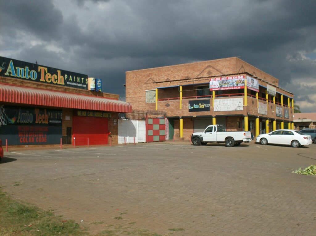 Commercial Property for Sale in Lenasia South image 3
