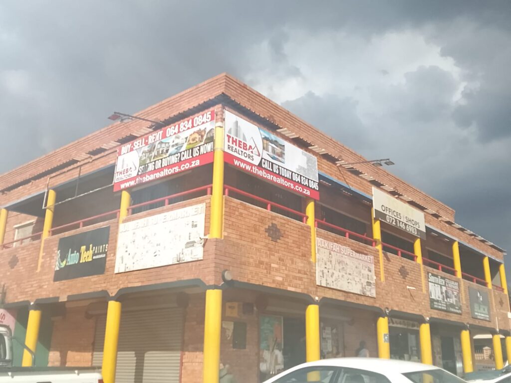 Commercial Property for Sale in Lenasia South image 1