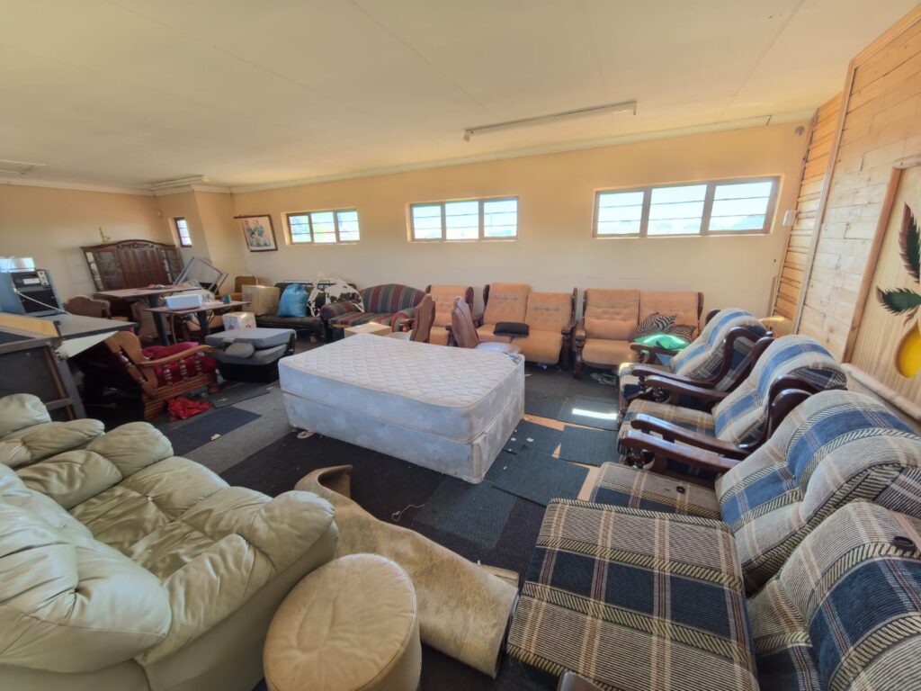 5 Bedroom House for Sale in Lenasia image 3