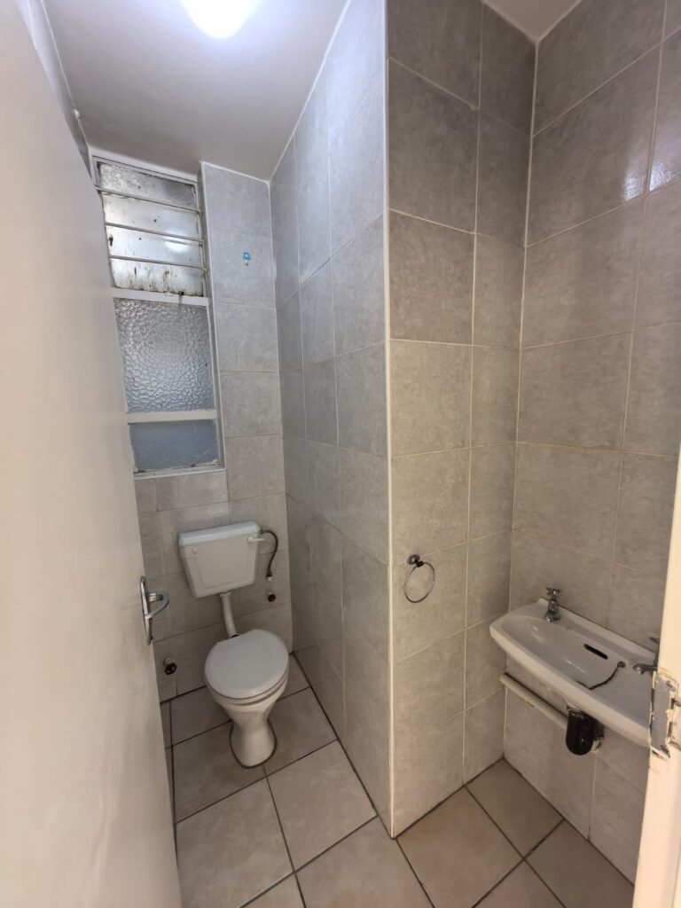 2 Bedroom Apartment / Flat for Sale in South Crest image 2