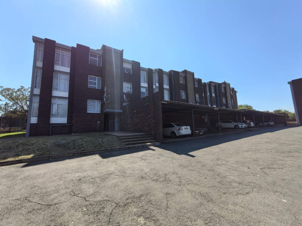 2 Bedroom Apartment / Flat for Sale in South Crest image 1