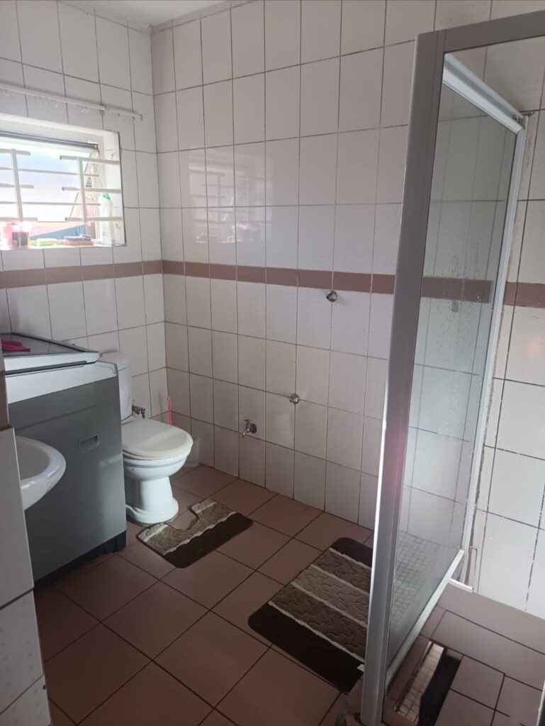 Apartments / Flats for Sale in Lenasia image 3