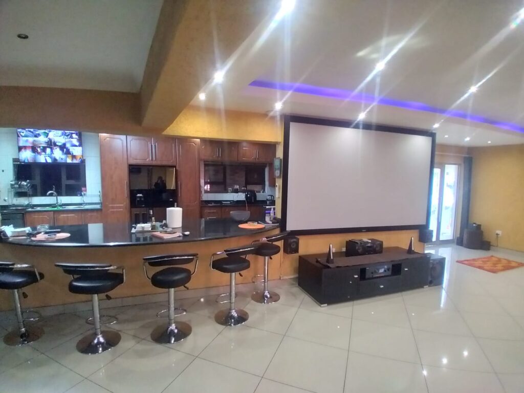 4 Bedroom House for Sale in Zakariyya Park image 4