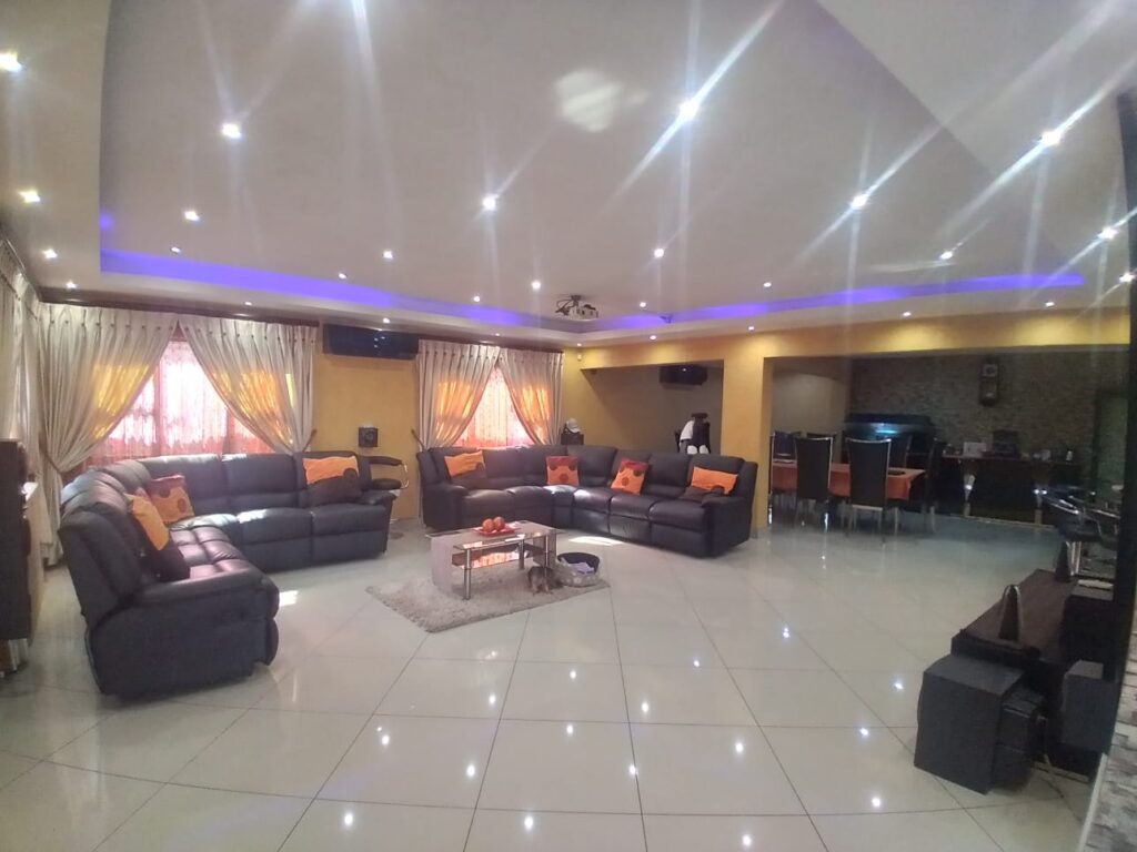 4 Bedroom House for Sale in Zakariyya Park image 5