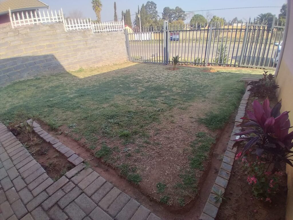 Charming 3 Bedroom House for Sale in Lenasia South image 3