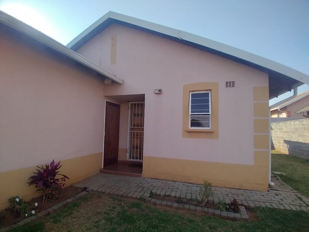 Charming 3 Bedroom House for Sale in Lenasia South image 5
